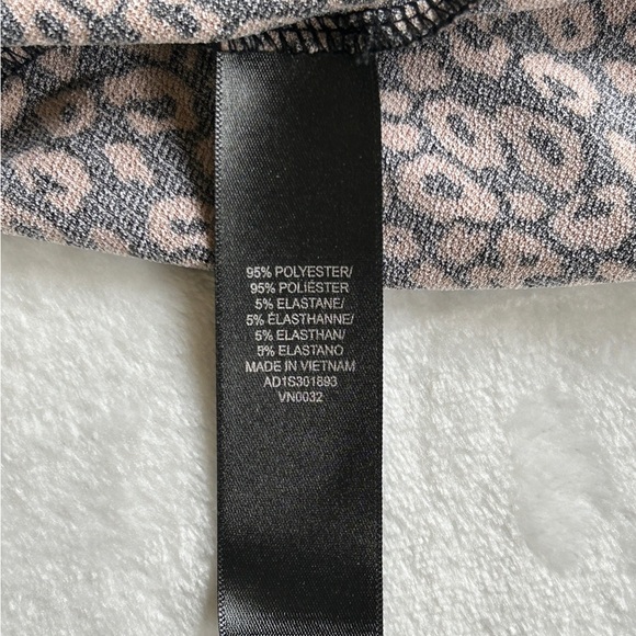 ADRIANNA PAPELL Animal Print Women’s‎ Blouse - Picture 10 of 11